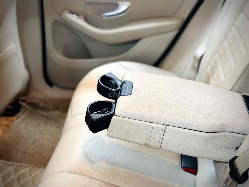 𝐌𝐞𝐫𝐜𝐞𝐝𝐞𝐬-𝐁𝐞𝐧𝐳 𝐆𝐋𝐂𝟐𝟎𝟎 𝟒𝐦𝐚𝐭𝐢𝐜 𝐌𝐨𝐝𝐞𝐥 𝟐𝟎𝟐𝟏. Mua bán Ô tô tại Thành phố Thủ Đức Tp Hồ Chí Minh được đăng bởi Tấn Khang Chuyên Xe Lướt hình 13