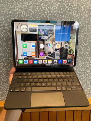 Ipad pro 2018 4G kèm Magic. Mua bán Máy tính bảng tại Quận 3 Tp Hồ Chí Minh được đăng bởi MANGO PARFUM STORE