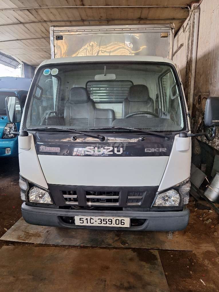 Isuzu  91 ps. 2014 thùng 4m37 mui kính lạnh teo