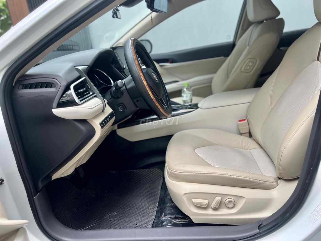 Toyota Camry Hybrid 2022 Trắng 21625 km. Mua bán Ô tô tại Quận Cẩm Lệ Đà Nẵng được đăng bởi USER CAR 1990 hình 3