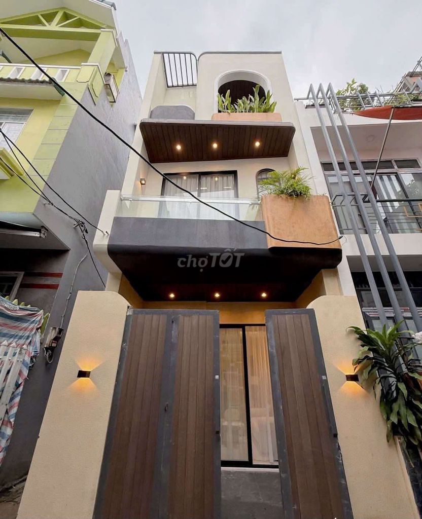 3-bedroom house 100 m from Nguyễn Tất Thành beach — photo 1
