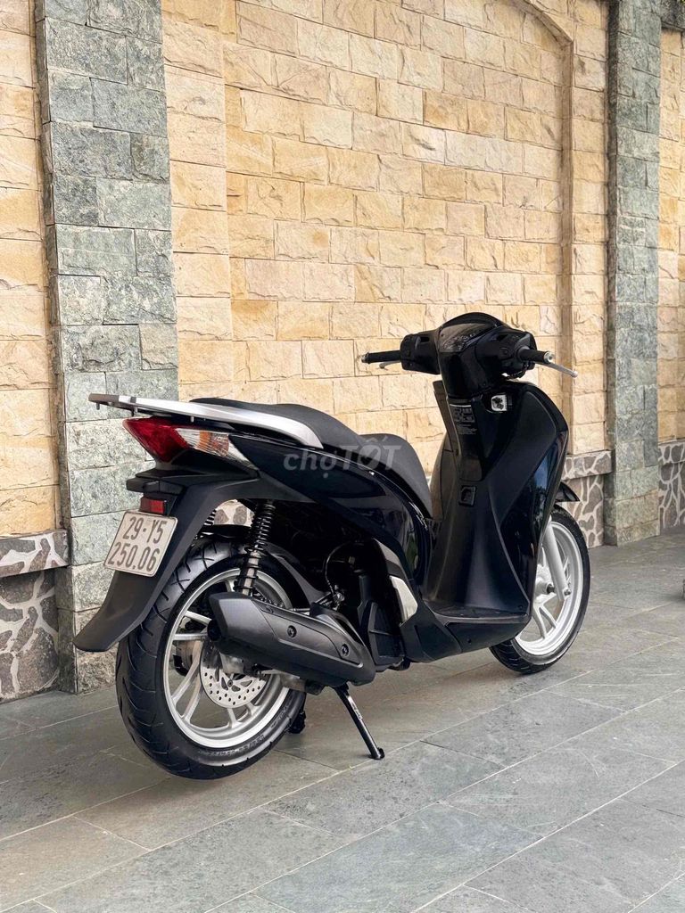 Honda SH125i 2015 родной двигатель в отличном состоянии 1 хозяин