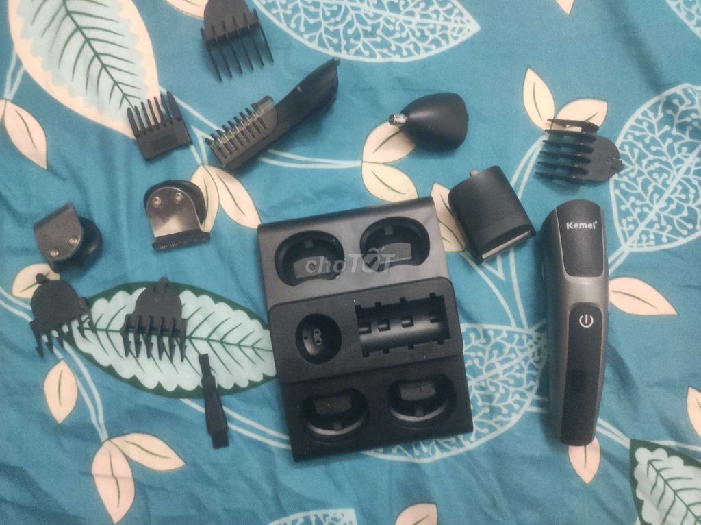 Tông đơ Kemei Pin Đen xám. Mua bán Phụ kiện thời trang khác tại Thành phố Vĩnh Long Vĩnh Long được đăng bởi lap hình 1