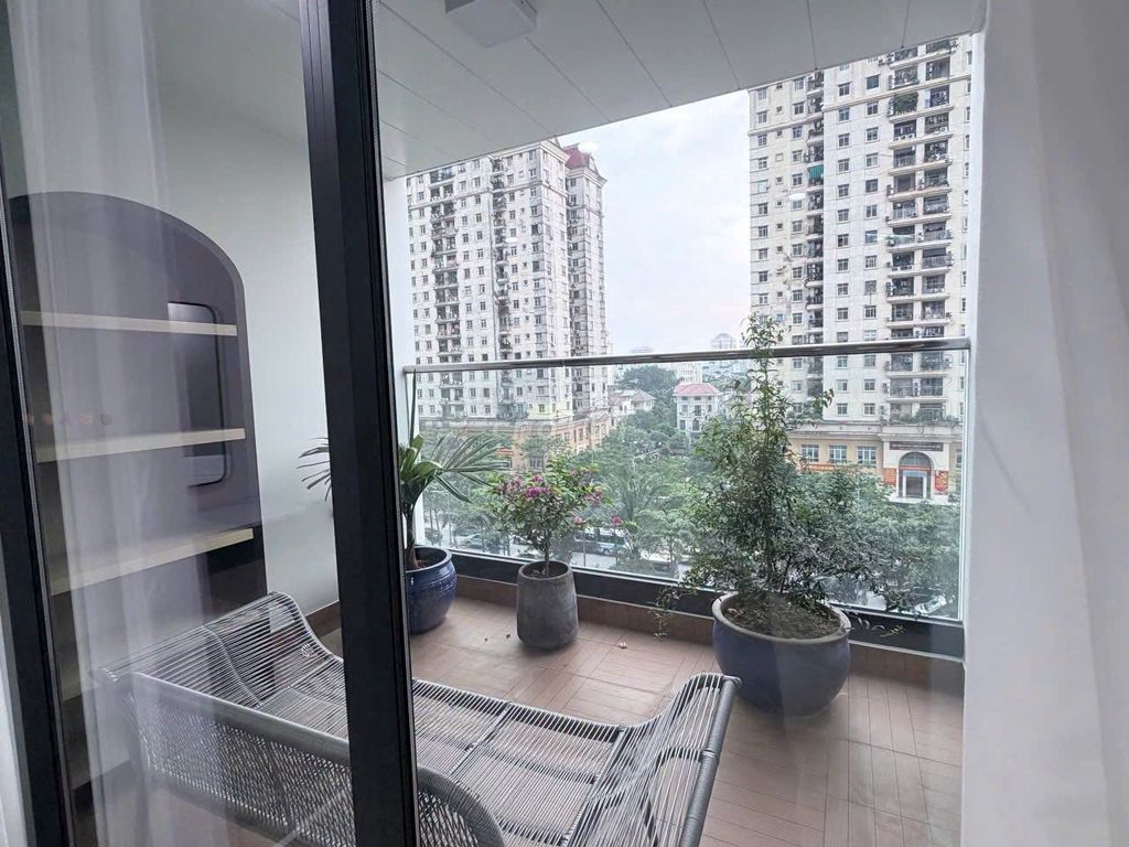 Cho thuê căn hộ 2PN Skyline West Lake view Hồ Tây
