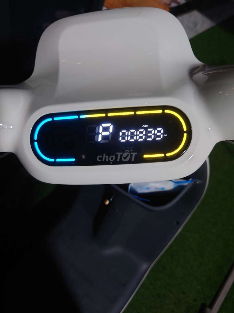 Xe điện VC mua 4 tháng ít đi đẹp ko 1 vết trầy. Mua bán Xe điện tại Thị xã Cai Lậy Tiền Giang được đăng bởi Trần Tuyết hình 5