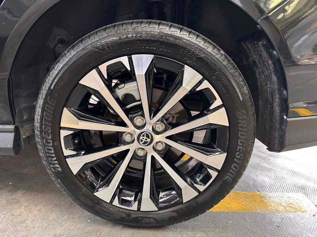 Toyota Veloz Cross Top  2025 - SIÊU LƯỚT 3.047 km. Mua bán Ô tô tại Quận 4 Tp Hồ Chí Minh được đăng bởi TOYOTA LÝ THƯỜNG KIỆT hình 5