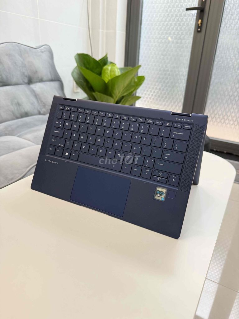 Hp elite dragonfly G2 laptop 2in1 pin dùng trên 7h. Mua bán Laptop tại Quận Tân Bình Tp Hồ Chí Minh được đăng bởi vy hình 1