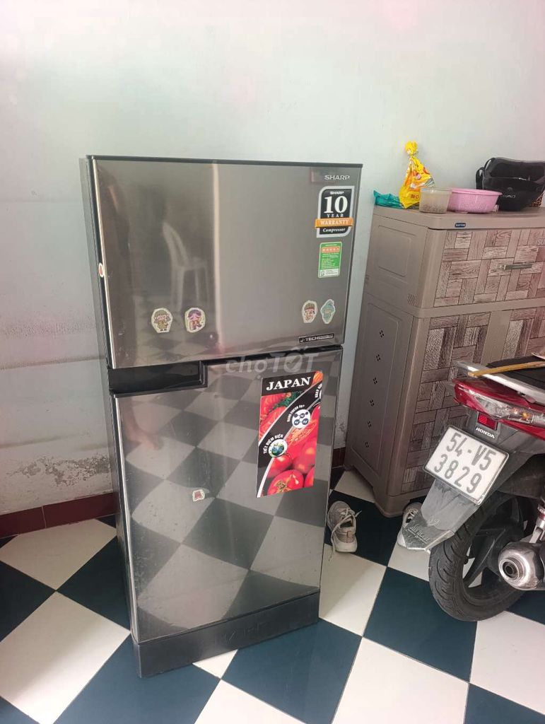Tủ lạnh Sharp 165 lít Inverter. Mua bán Tủ lạnh tại Quận Gò Vấp Tp Hồ Chí Minh được đăng bởi Phan Thị Diệu Thinh  hình 1