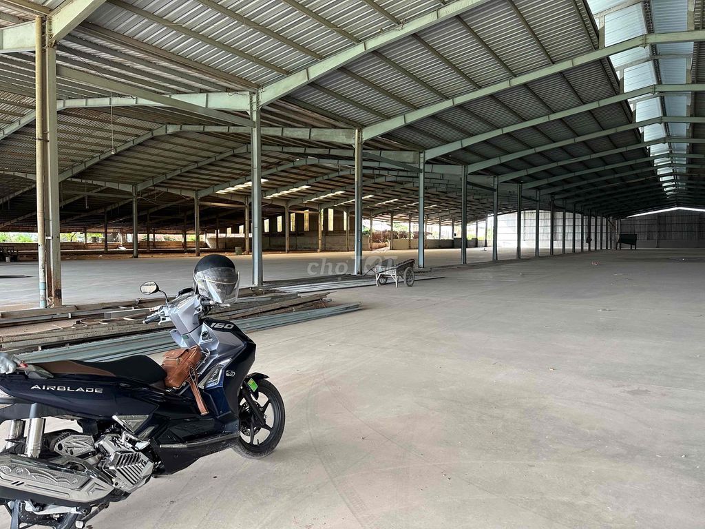 cho thuê xưởng tân uyên.tdt 11000m2.giá 2,5đô.pccc thẩm duyệt