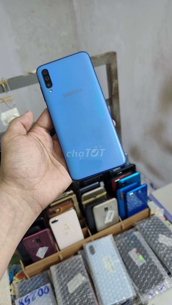 Samsung A70, ram 8gb, 128gb, zin. Mua bán Điện thoại tại Quận Gò Vấp Tp Hồ Chí Minh được đăng bởi A LONG   nhận thanh toán THẺ TÍN DỤNG hình 1