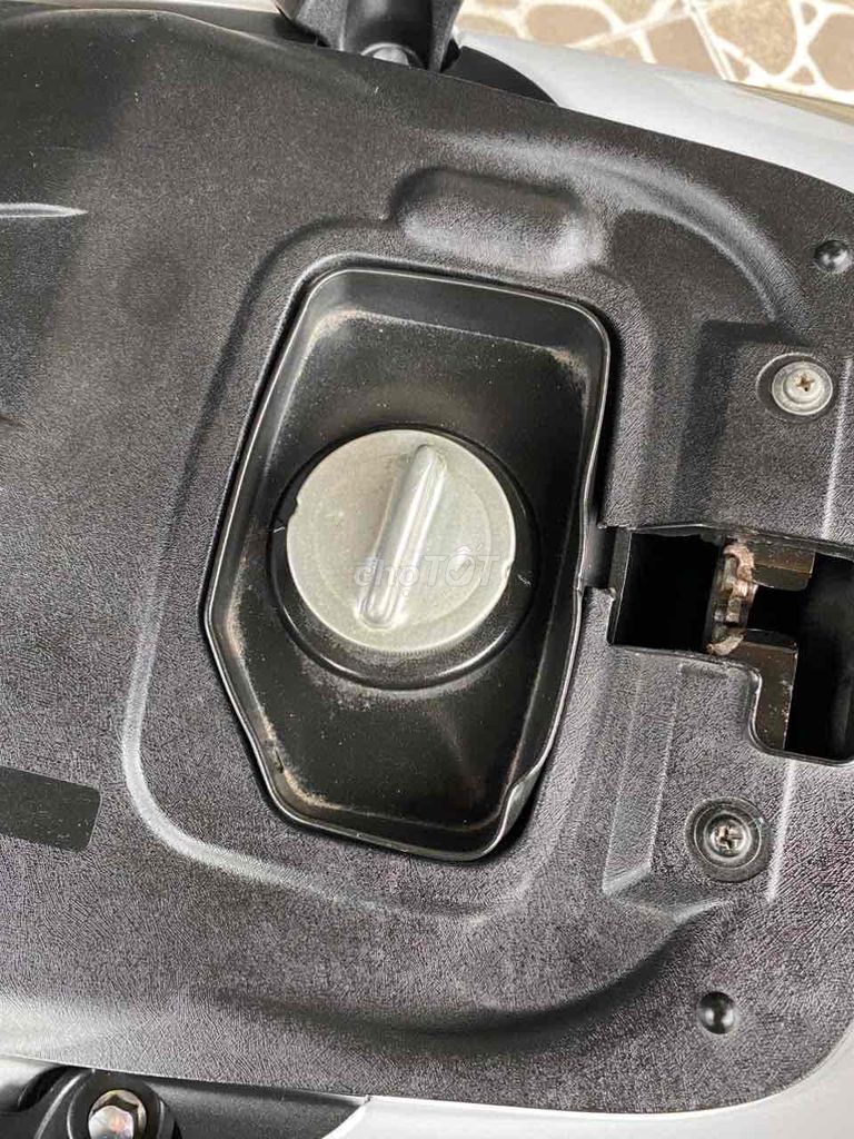 sh 150 mẫu Ý đời 2011 trắng đen. Mua bán Xe máy tại Quận Bình Thuỷ Cần Thơ được đăng bởi vũ hình 20