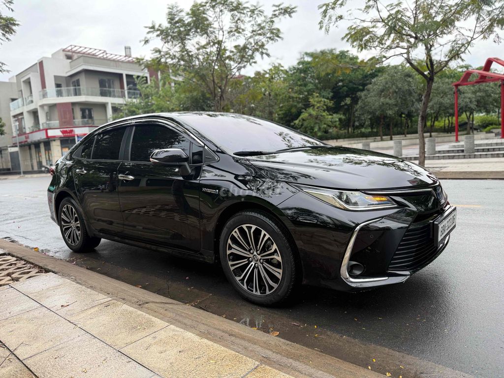 Toyota Altis Hybrid Đen 42000 km. Mua bán Ô tô tại Quận 12 Tp Hồ Chí Minh được đăng bởi hoang  hình 1