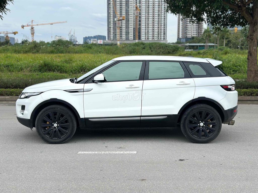 Range Rover Evoque 2015 Prestige Trắng 8 Vạn Miles. Mua bán Ô tô tại Quận Cầu Giấy Hà Nội được đăng bởi Vũ Kiên hình 4