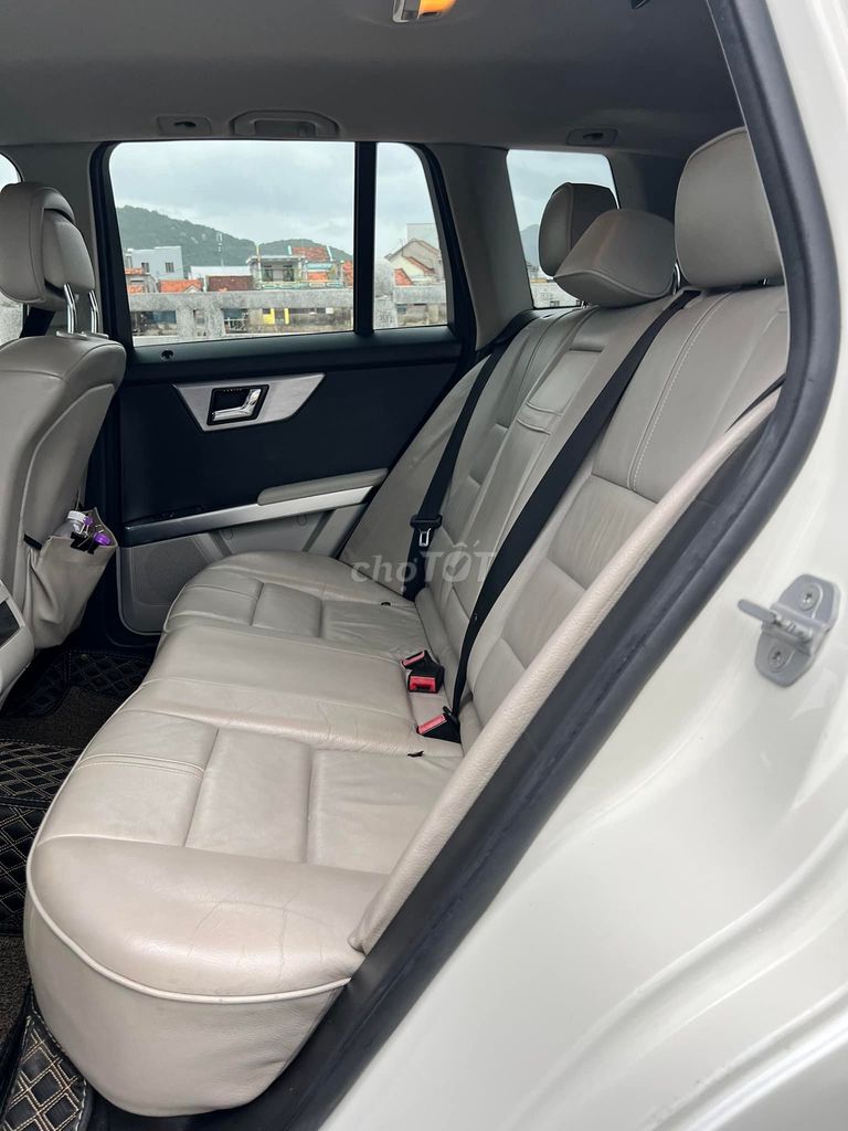 Mercedes GLK300 2010 Trắng 93000 km. Mua bán Ô tô tại Quận Gò Vấp Tp Hồ Chí Minh được đăng bởi Quang hình 7