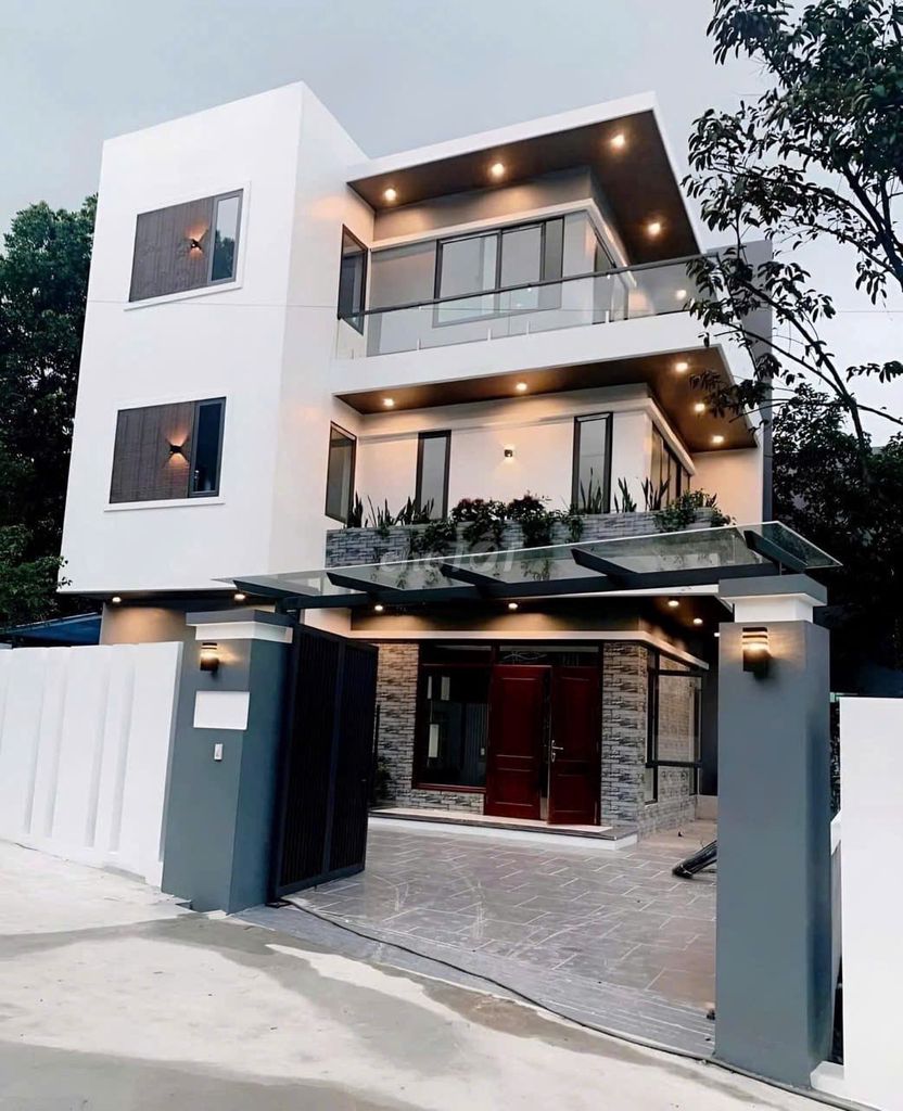 Rent · 3 bd · 133 м² · Quận Phú Nhuận, ул. Đường Nguyễn Văn Trỗi