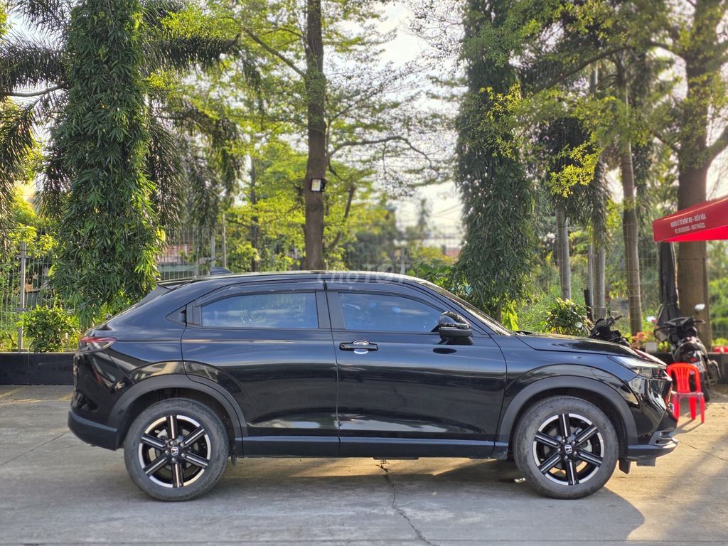 Honda HRV 2023 G 12.000 km. Mua bán Ô tô tại Thành phố Biên Hòa Đồng Nai được đăng bởi Hong Anh Nguyen hình 1