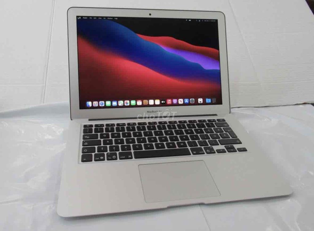 Apple Macbook Air 2017 13 inch 128GB Bạc 98%. Mua bán Laptop tại Thành phố Sóc Trăng Sóc Trăng được đăng bởi Nguyễn Thanh Hải hình 1
