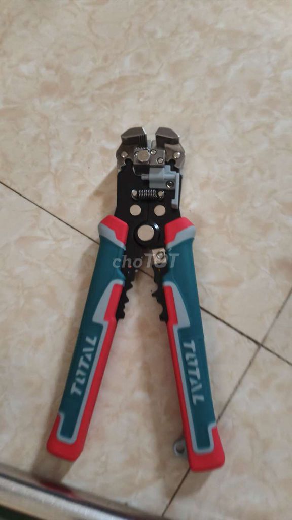 Kìm tuốt dây Total Đỏ, xanh, bạc. Mua bán Đồ chuyên dụng, Giống nuôi trồng tại Huyện Thái Thụy Thái Bình được đăng bởi Nguyenx toản hình 1