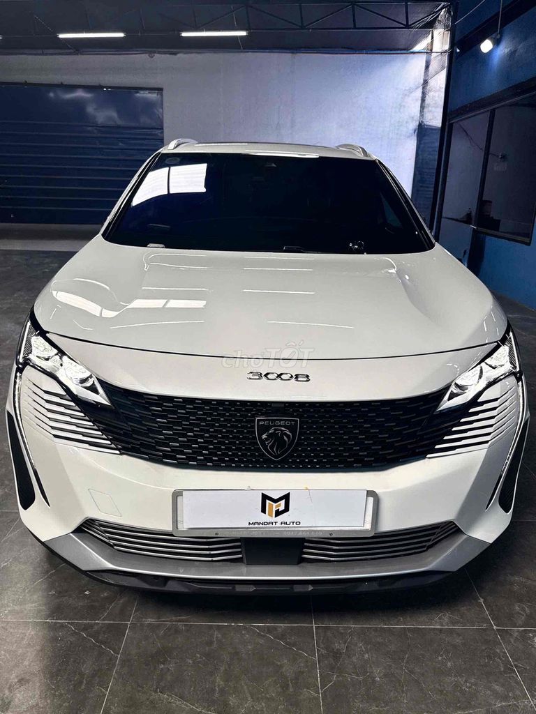 Peugeot 3008 GT белый 5-местный SUV