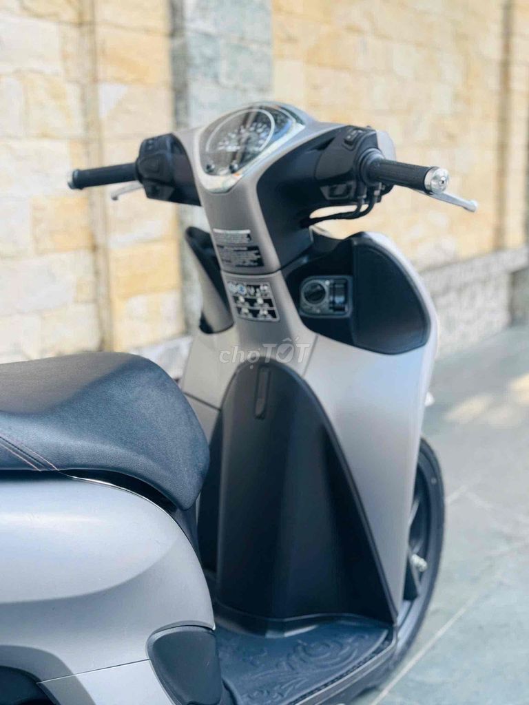 Honda SH Mode 125i 2021 серый матовый 20000 км