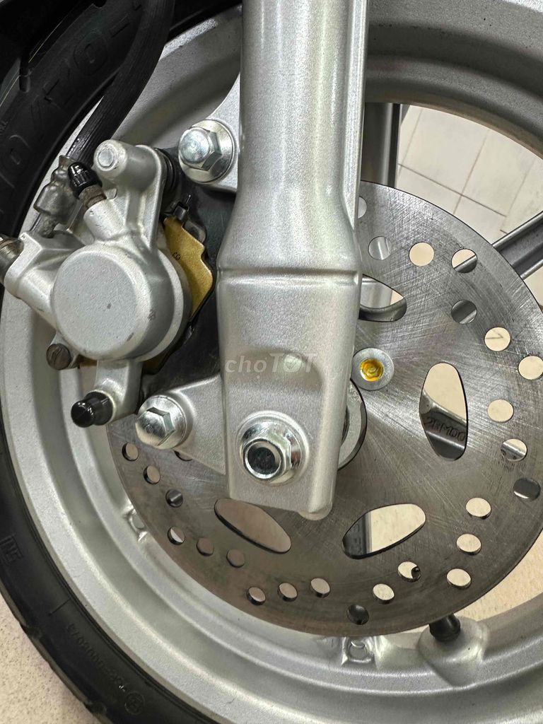 yamahaGARDE chạy 12 ngàn km mới 90% zin 100%. Mua bán Xe máy tại Quận 8 Tp Hồ Chí Minh được đăng bởi A. Hải hình 3