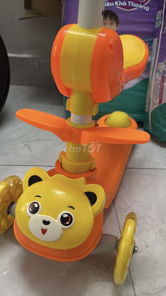 Xe scooter có ghế ngồi mới nguyên thùng chưa ráp. Mua bán Mẹ và bé tại Quận Tân Phú Tp Hồ Chí Minh được đăng bởi Kim Thien hình 1