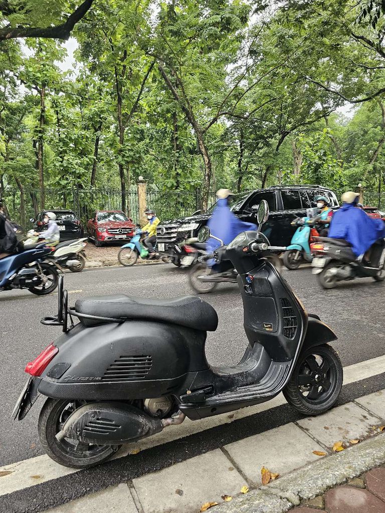 Vespa GTS 125ie 2012. Mua bán Xe máy tại Quận Ba Đình Hà Nội được đăng bởi Việt hình 1