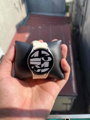 Samsung watch 6 40mm GPS ngoại hình đẹp kenh. Mua bán Thiết bị đeo thông minh tại Quận Nam Từ Liêm Hà Nội được đăng bởi Minh Quân