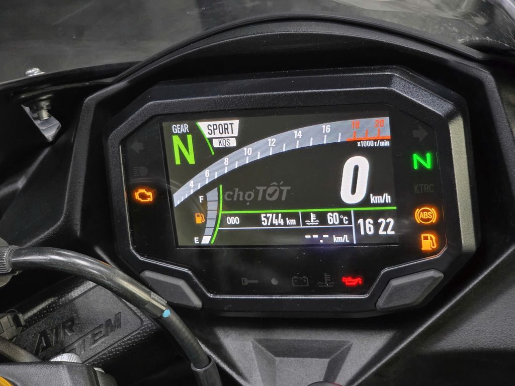 ZX25R  MODEL 2023 MÀU XÁM TITAN. Mua bán Xe máy tại Quận Tây Hồ Hà Nội được đăng bởi Tu Phamanh hình 3
