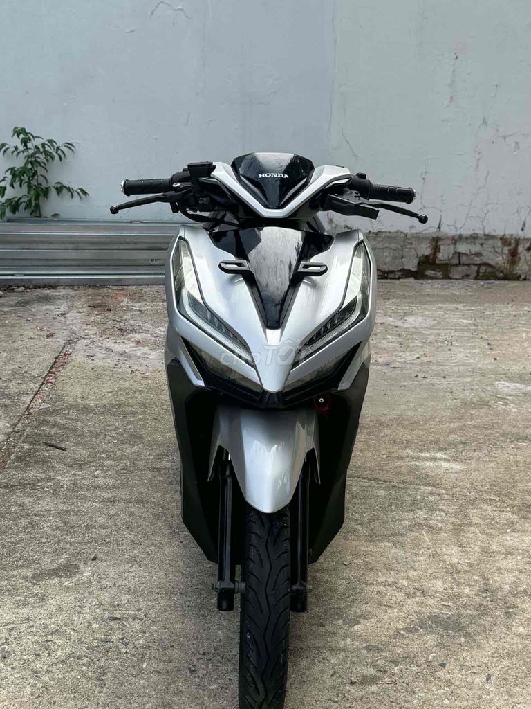 Honda Vario 125 2019 серебристый в отличном состоянии