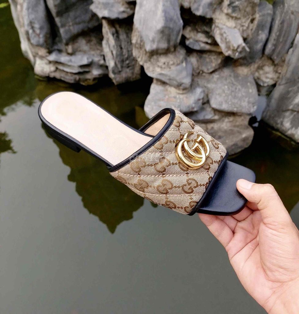 Dép nữ gucci Chính hãng 100%🌺. Mua bán Giày dép tại Quận Cầu Giấy Hà Nội được đăng bởi Tuấn Anh Phùng hình 1