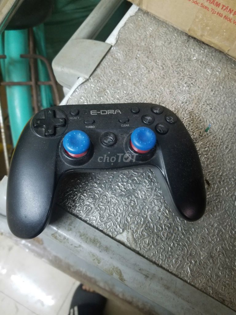 Tay cầm chơi game E-Dra Đen Mới nguyên. Mua bán Thiết bị chơi game tại Quận Hà Đông Hà Nội được đăng bởi Giang Long hình 1