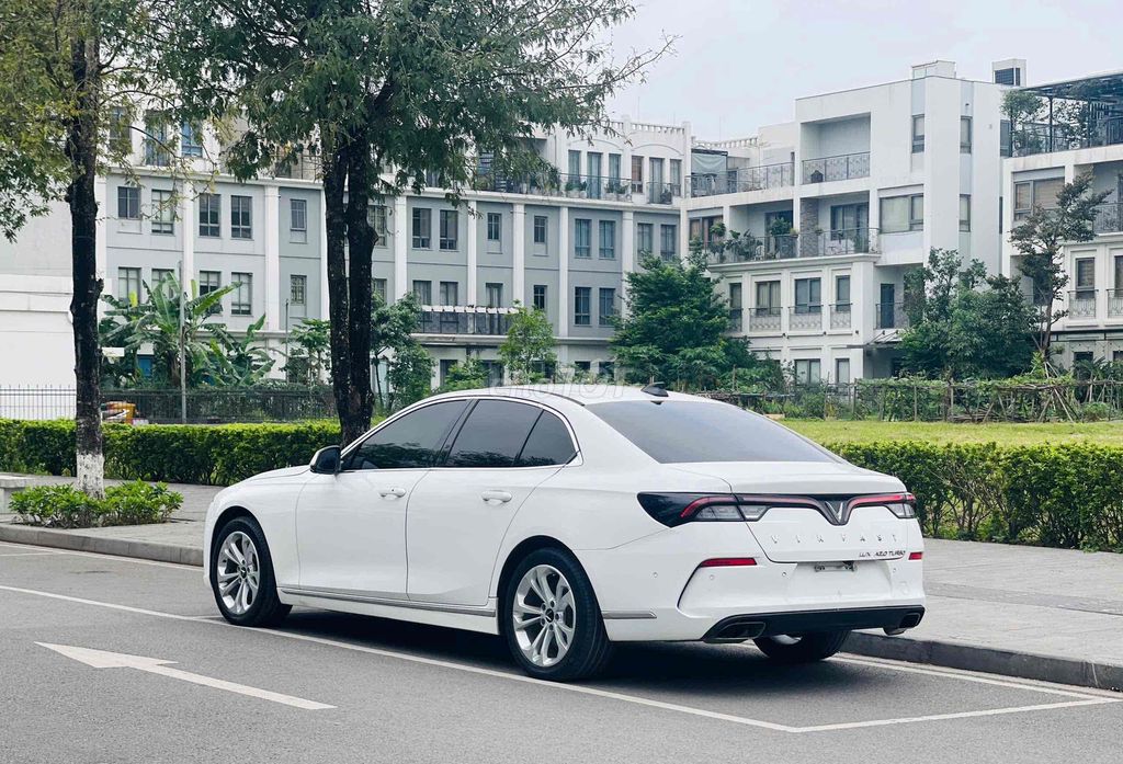 VinFast Lux A2.0 2020 Plus 2.0 AT - 50000 km