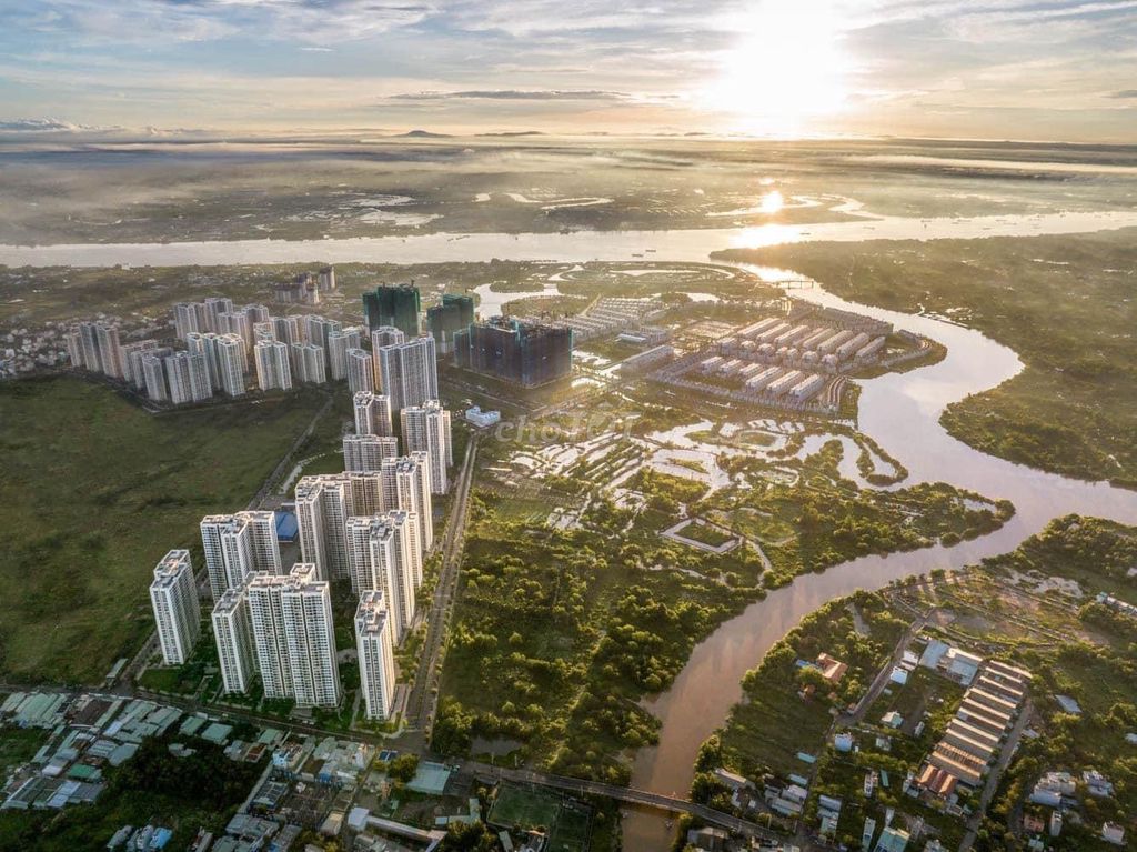 Cần bán căn hộ 3PN 2.8 T Vinhomes Q9 view sông thoáng mát