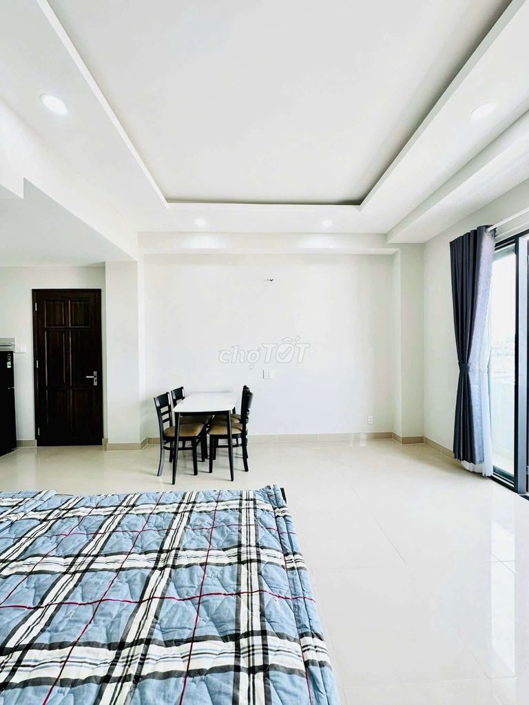 Toà nhà Thang máy - Hầm xe Bạch Đằng Bình Thạnh đi bộ qua ĐH Hồng Bàng