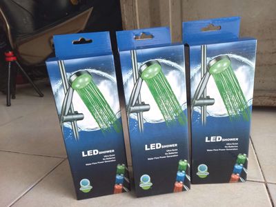 Đèn Led Vòi Tắm Hoa Sen, mới 100%. Mua bán Thiết bị vệ sinh, nhà tắm tại Huyện Bình Chánh Tp Hồ Chí Minh được đăng bởi  CHỢ VẬN MAY 