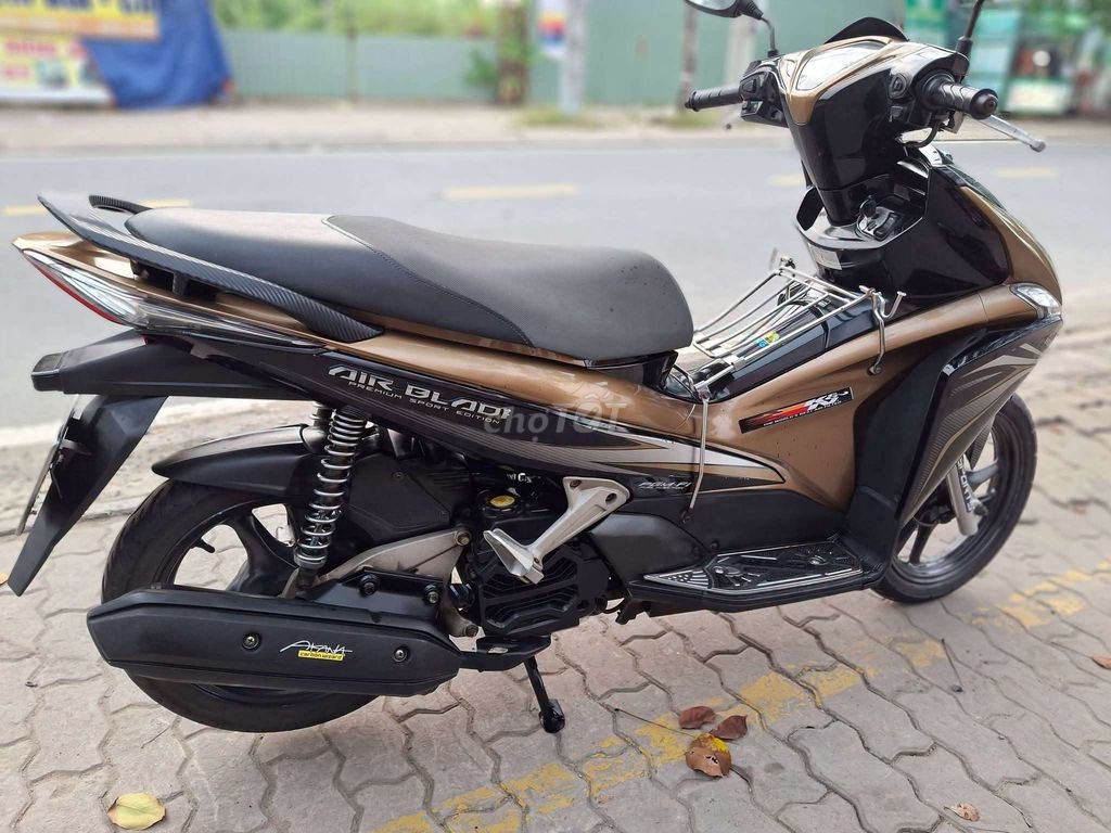 Воздушный клинок Honda 2012 черный