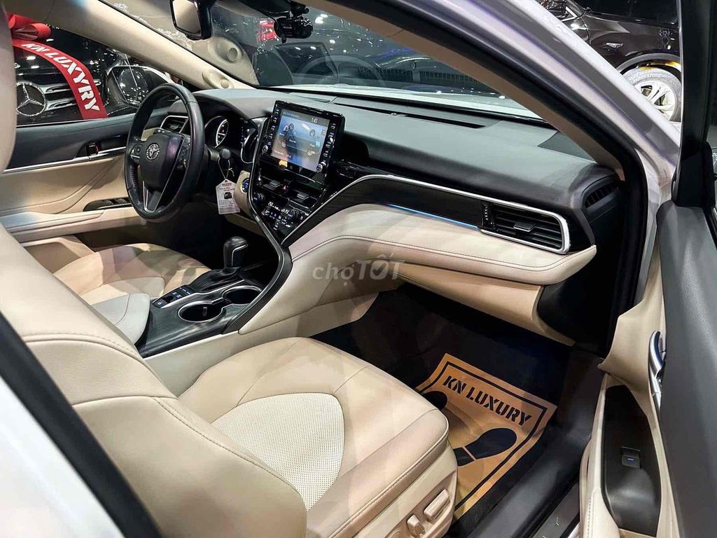 Toyota Camry 2022 2.5HV - 28000 km. Mua bán Ô tô tại Quận 7 Tp Hồ Chí Minh được đăng bởi Lê Văn Út hình 12
