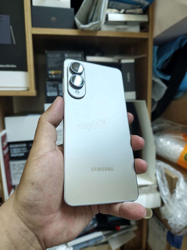 Samsung S25 Edge 12/512Gb chính hãng TGDĐ BH 10/26. Mua bán Điện thoại tại Quận 10 Tp Hồ Chí Minh được đăng bởi Bách hình 1