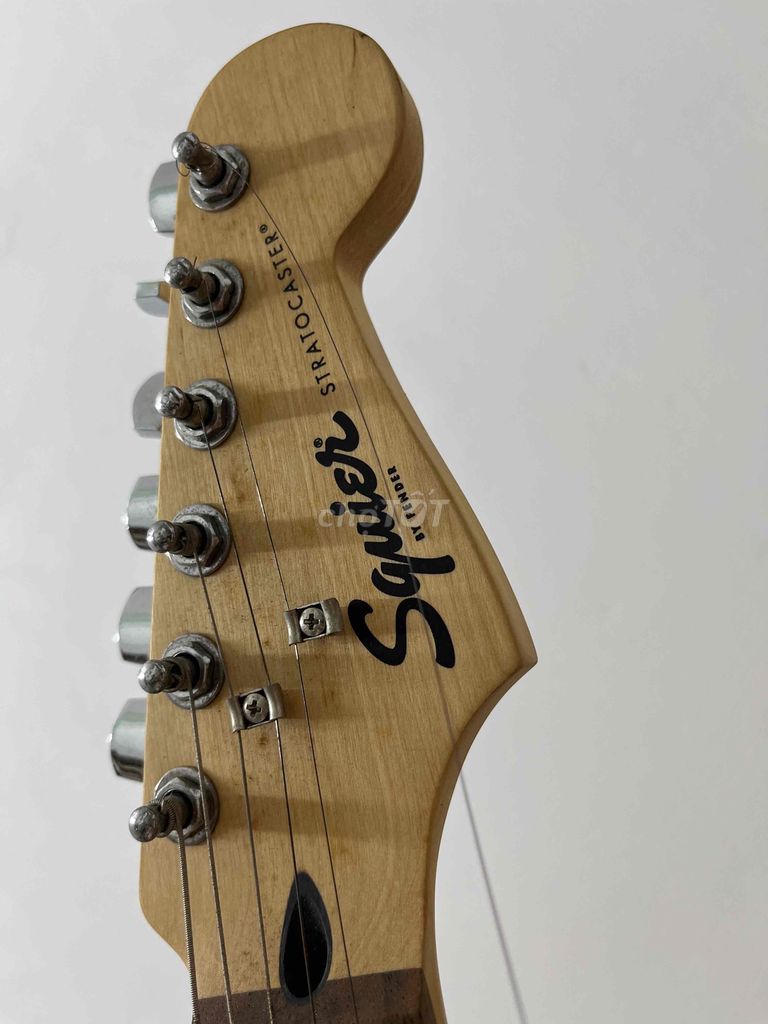 Guitar điện Fender Squier Bullet HSS strat