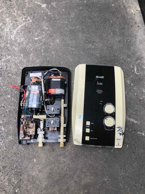 máy tắm nước nóng trực tiếp có bơm trợ lực. Mua bán Thiết bị vệ sinh, nhà tắm tại Quận 11 Tp Hồ Chí Minh được đăng bởi MẠNH HẢI