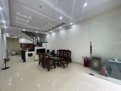 Cho thuê nhà Văn Cao 8 p.ngủ khép kín, DT: 75m2.. Cho thuê nhà ở tại Quận Hải An Hải Phòng được đăng bởi Nguyễn Văn Tú