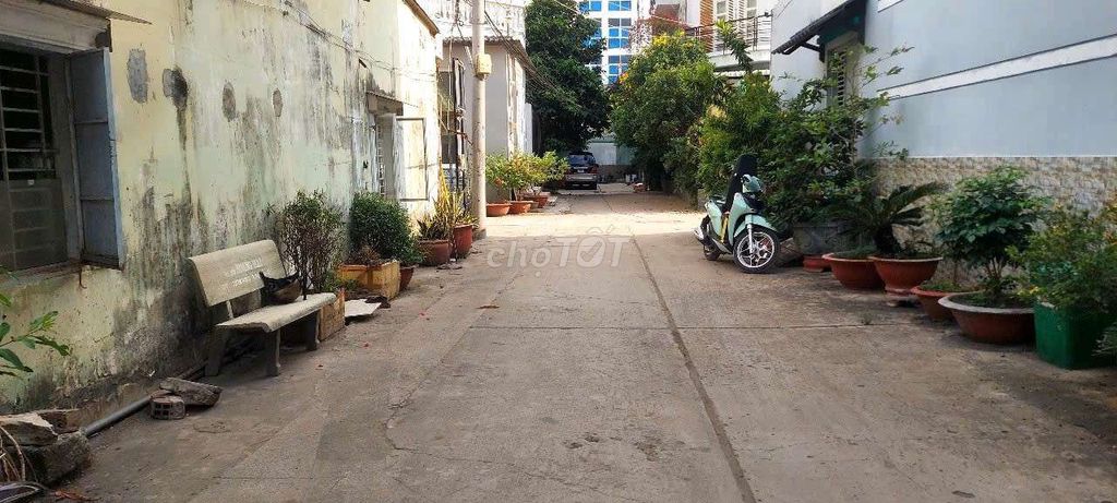 BÁN ĐẤT THỔ CƯ NỀN LỚN- ĐỦ DIÊN TÍCH TÁCH RA 2 SỔ. Mua bán đất tại Huyện Bình Chánh Tp Hồ Chí Minh được đăng bởi NHÀ ĐẤT HỒNG CHÂU hình 2
