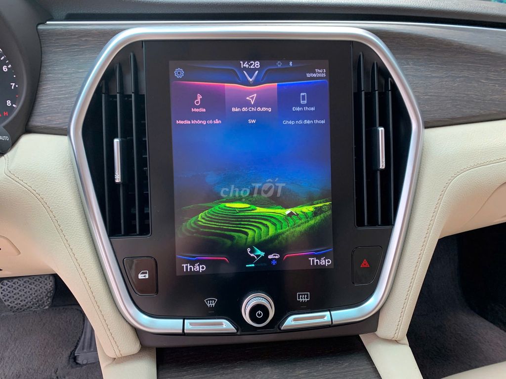 Vinfast Lux A 2.0 turbo premium sx 2020 đk 2021. Mua bán Ô tô tại Quận Long Biên Hà Nội được đăng bởi AUTO TÂN HƯNG THỊNH hình 11