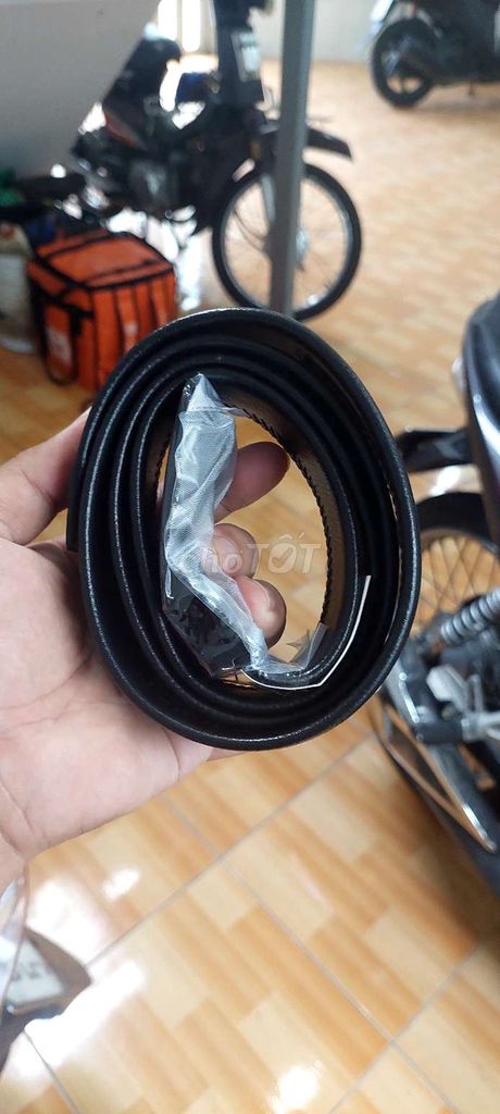 Thang lý hết 10 cái dây nịt