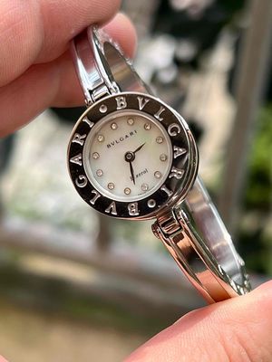 Đồng hồ nữ BVL dạng còng tuyệt đẹp