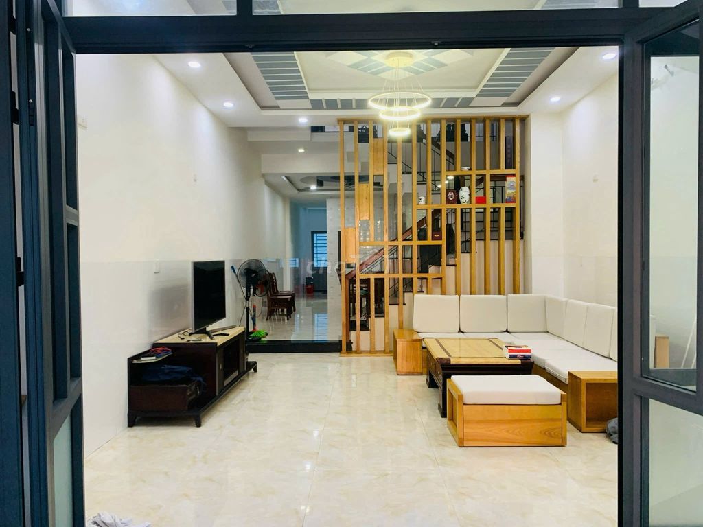 Cho thuê nhà 3.5 tầng MT Đoàn Khuê, khu Nam Việt Á. Đường 11.5m lề 5m