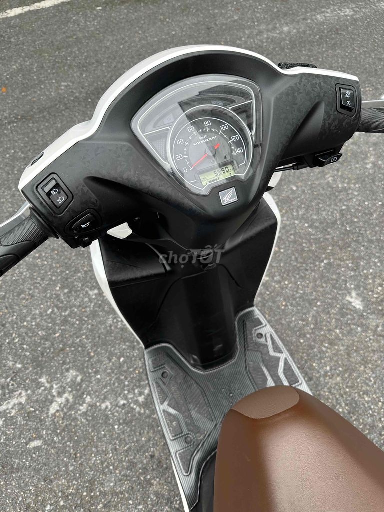 Honda Vision 2025!! chính chủ / như xe dắt hãng. Mua bán Xe máy tại Quận Hoàng Mai Hà Nội được đăng bởi Xe Máy Quân Oanh  hình 5