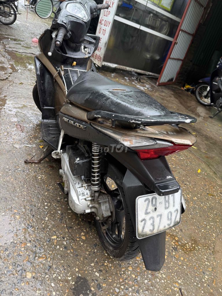 Honda Air Blade черный, золото