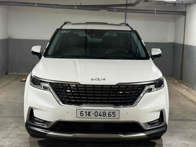Kia Carnival Sig 2022 88.000 km Trắng
